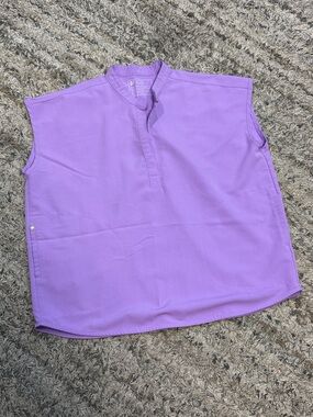 Figs Lavender Mandarin Collar Sleeveless Scrub Top sz L